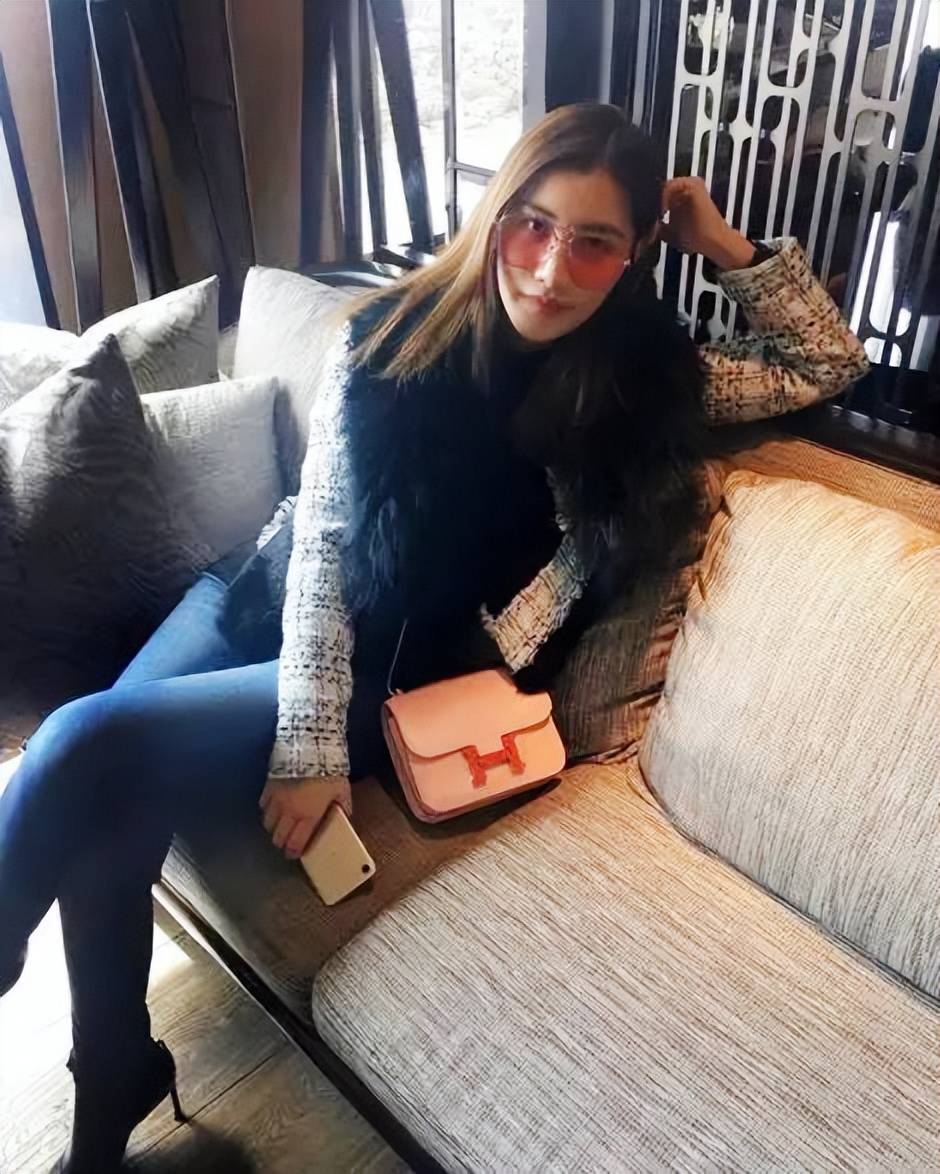 己挣飞机游艇拼30亿包389个衣品出众不朽情缘游戏入口刘德华小姨子怀三胎靠自(图9)