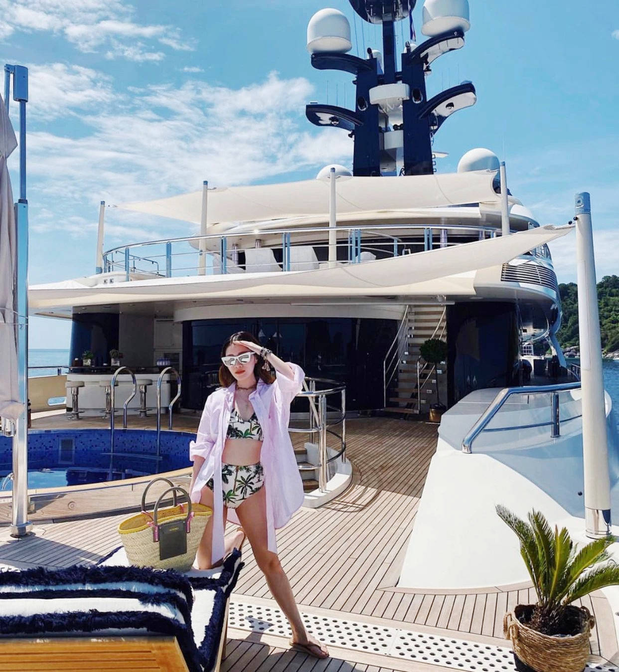 己挣飞机游艇拼30亿包389个衣品出众不朽情缘游戏入口刘德华小姨子怀三胎靠自(图14)